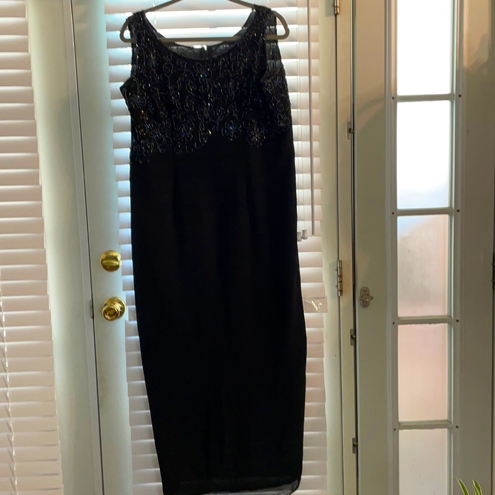 Black Crepe Sleeveless Beaded Evening Dress Size L